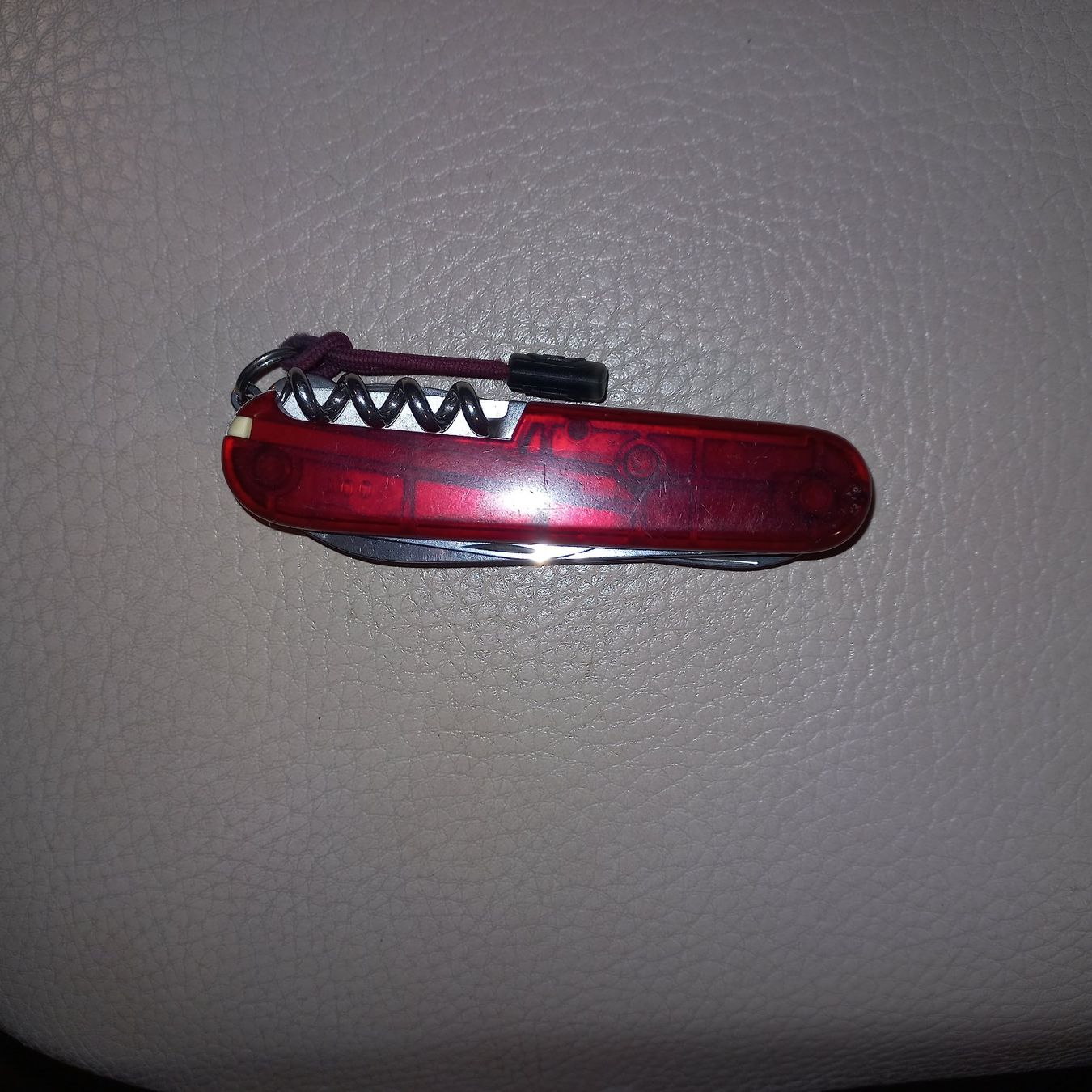 Victorinox Coltelli tascabile: Victorinox transparente Schalen mit Schere – Usato da Niederhelfenschwil venduto da pyr_n8bb 1