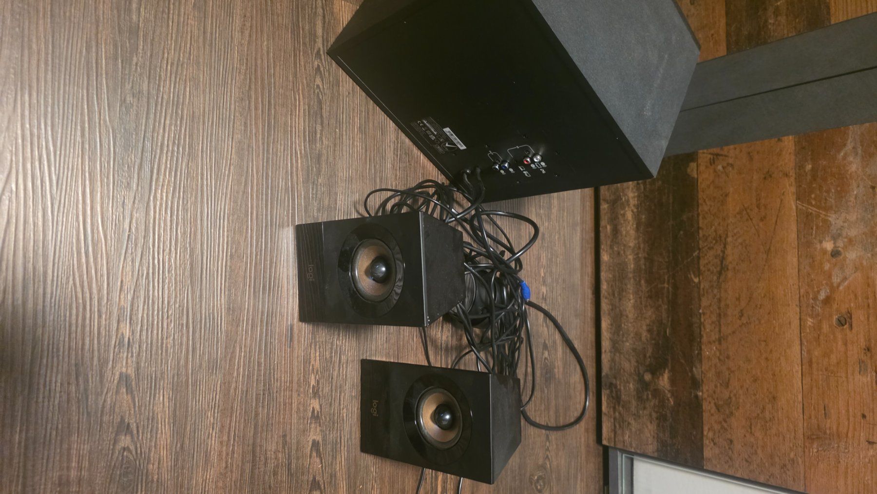 Logitech Haut-parleurs: Logitech PC boxen – D'occasion à Schübelbach par swissarmee22