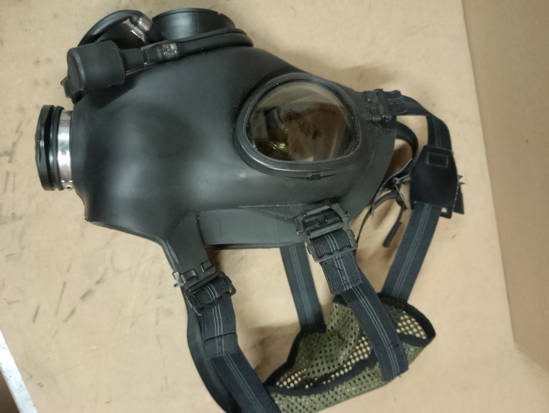 Armée suisse Uniformes: Schutzmaske 90 / CH Armee – D'occasion à Safenwil par dodgewc12 6