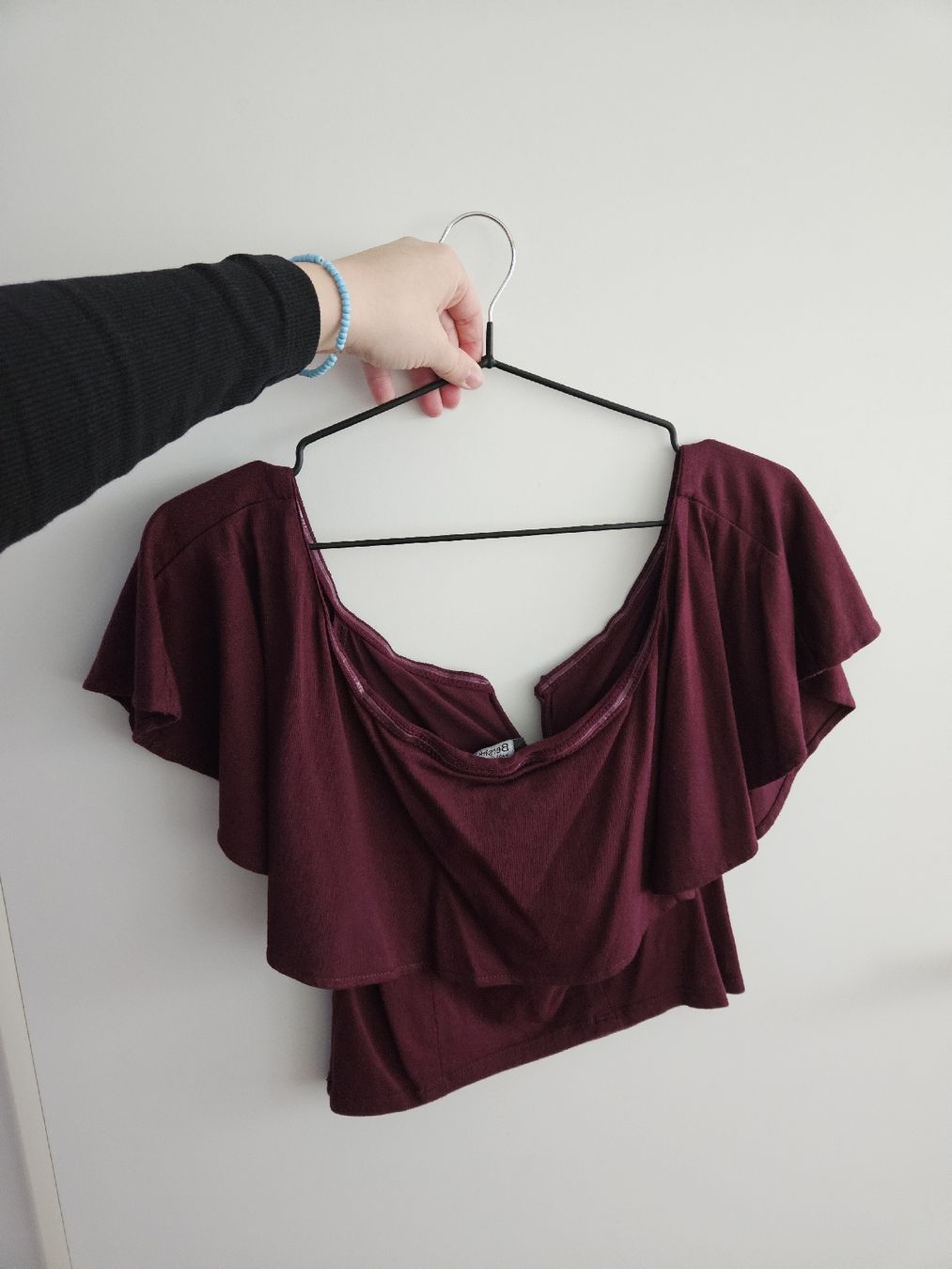 Bershka T-shirt: Schulterfreies Tshirt – Usato da Kilchberg ZH venduto da tan_g9ny 1