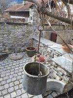 Antiker Kupferkessel mit geschmie.Kette Garten /Dekoration