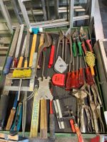 Alu-Spenglerkiste mit Spenglerwerkzeug (Lot 68) 6374 Buochs