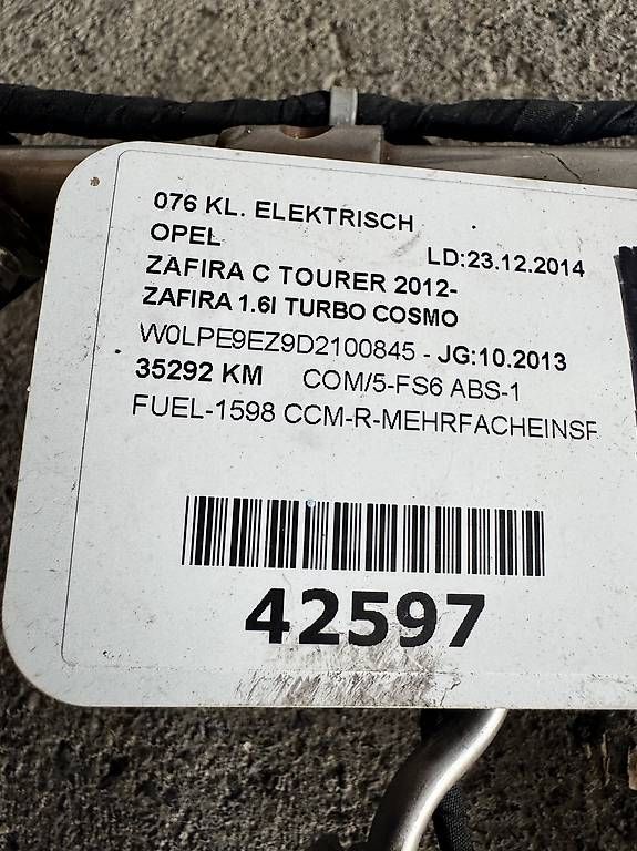 Toutes les pièces auto: Opel Rail mit 3 Einspritzdüsen – D'occasion à Beromünster par RomanF01 1
