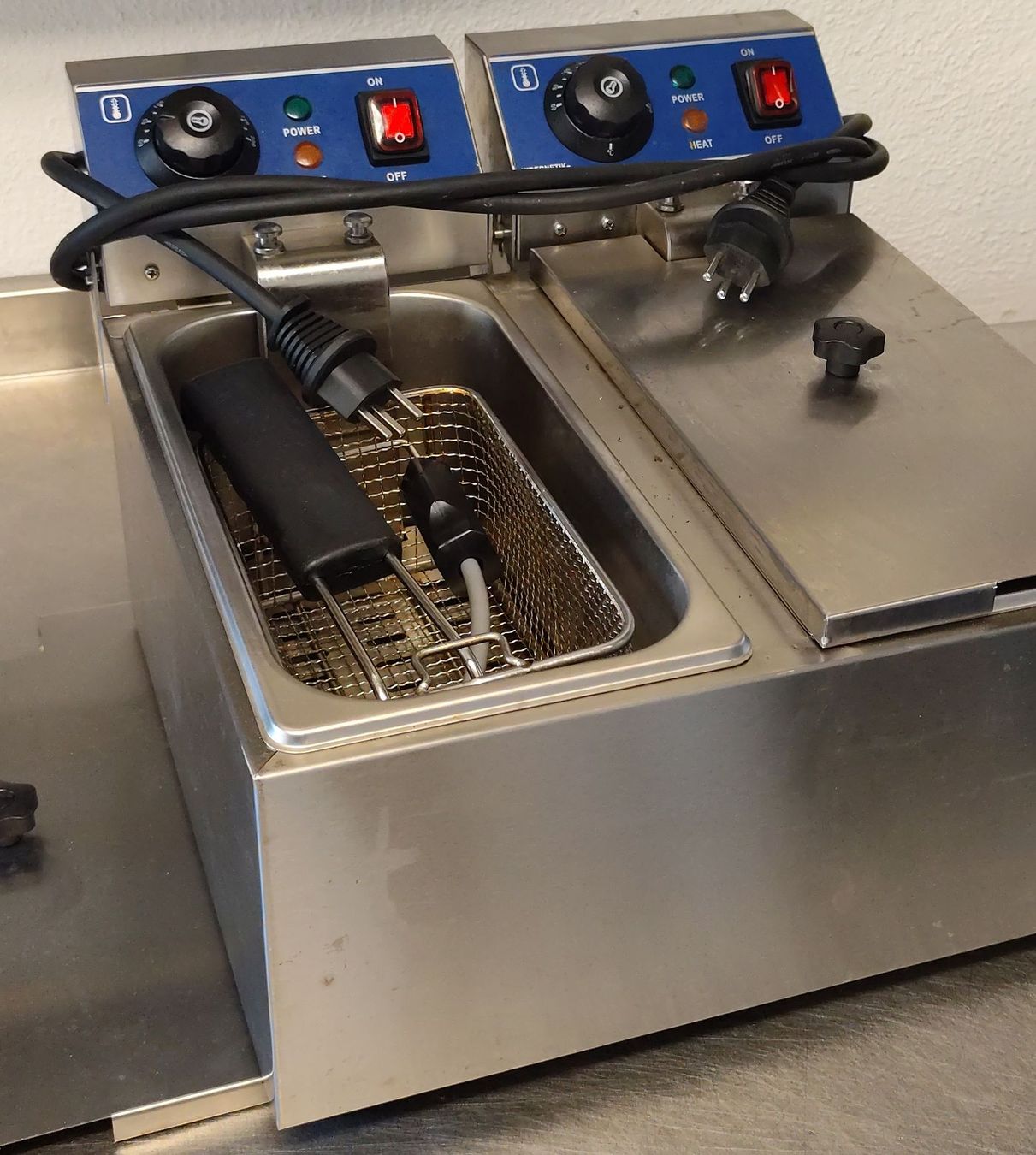 Elettrodomestici da cucina: Doppelfritteuse Gastronomie – Usato da Thun venduto da Douche