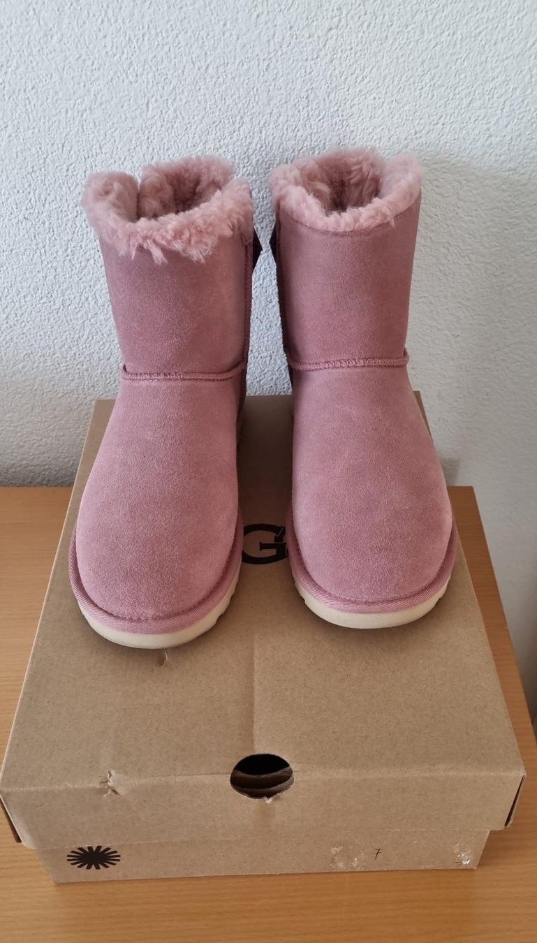 Ugg Scarpe da donna: UGG numero 38 rosa come NUOVE – Usato da Cadenazzo venduto da man_9hnd