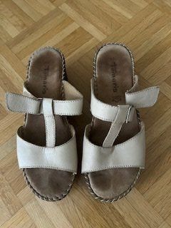 Tamaris Scarpe da donna: Schlüpfer "Tamaris" Gr. 40, Neu! – Nuovo (secondo la descrizione) da Walenstadt venduto da ricamul 1