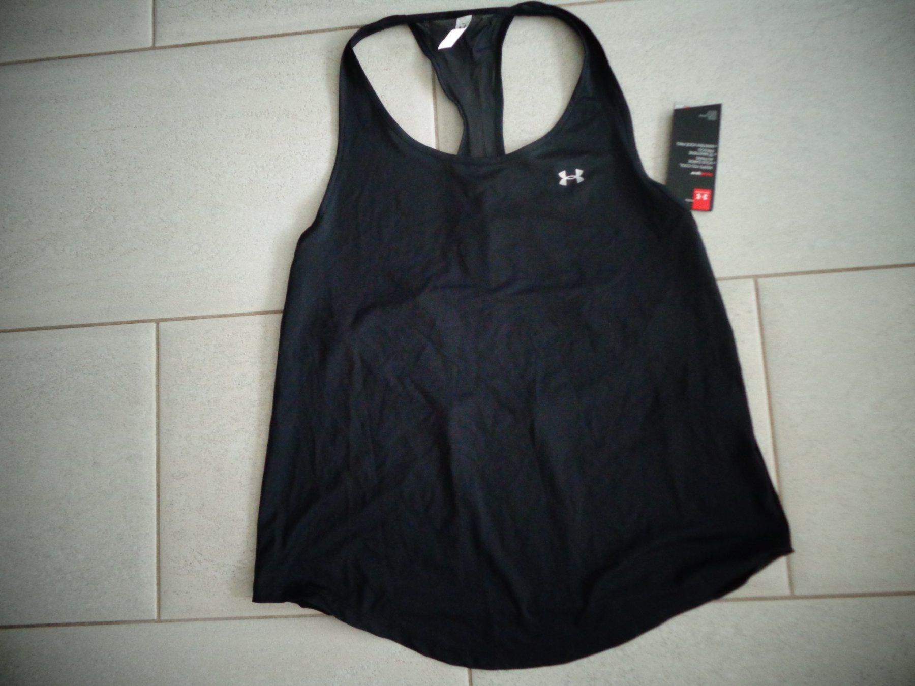Under Armour Top: UNDER ARMOUR  TOP GR.L NEU – Nuovo (secondo la descrizione) da Rotkreuz venduto da Samballi