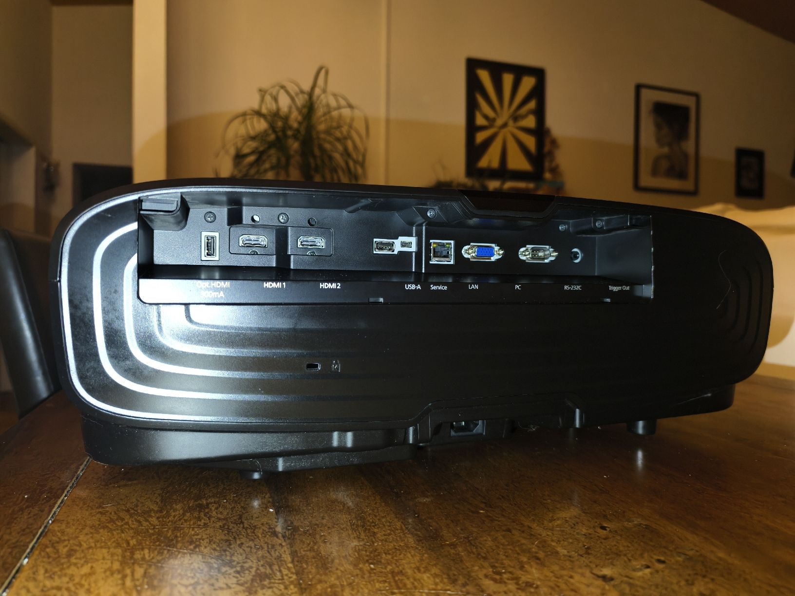 Epson Home Cinema: Epson EH-TW9400 4K HDR 3D Beamer – Usato da Boll venduto da Mandragore 3