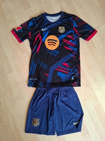 NIKE: Shirt und Hose - Fussball / 176 Lamine Yamal