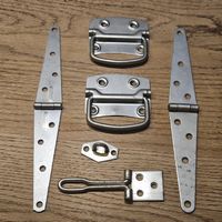 Beschläge Set: Scharniere, Griffe, Verschluss