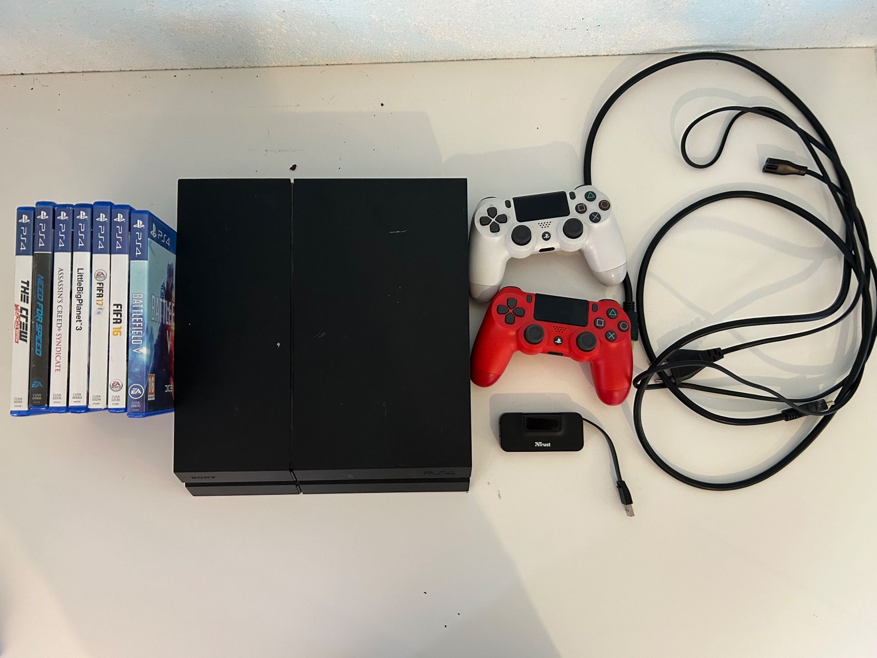 Sony Console: PS4 Original 500 GB mit 2 Controllern + 7 Spiel – Usato da Luterbach venduto da lev_gbq9