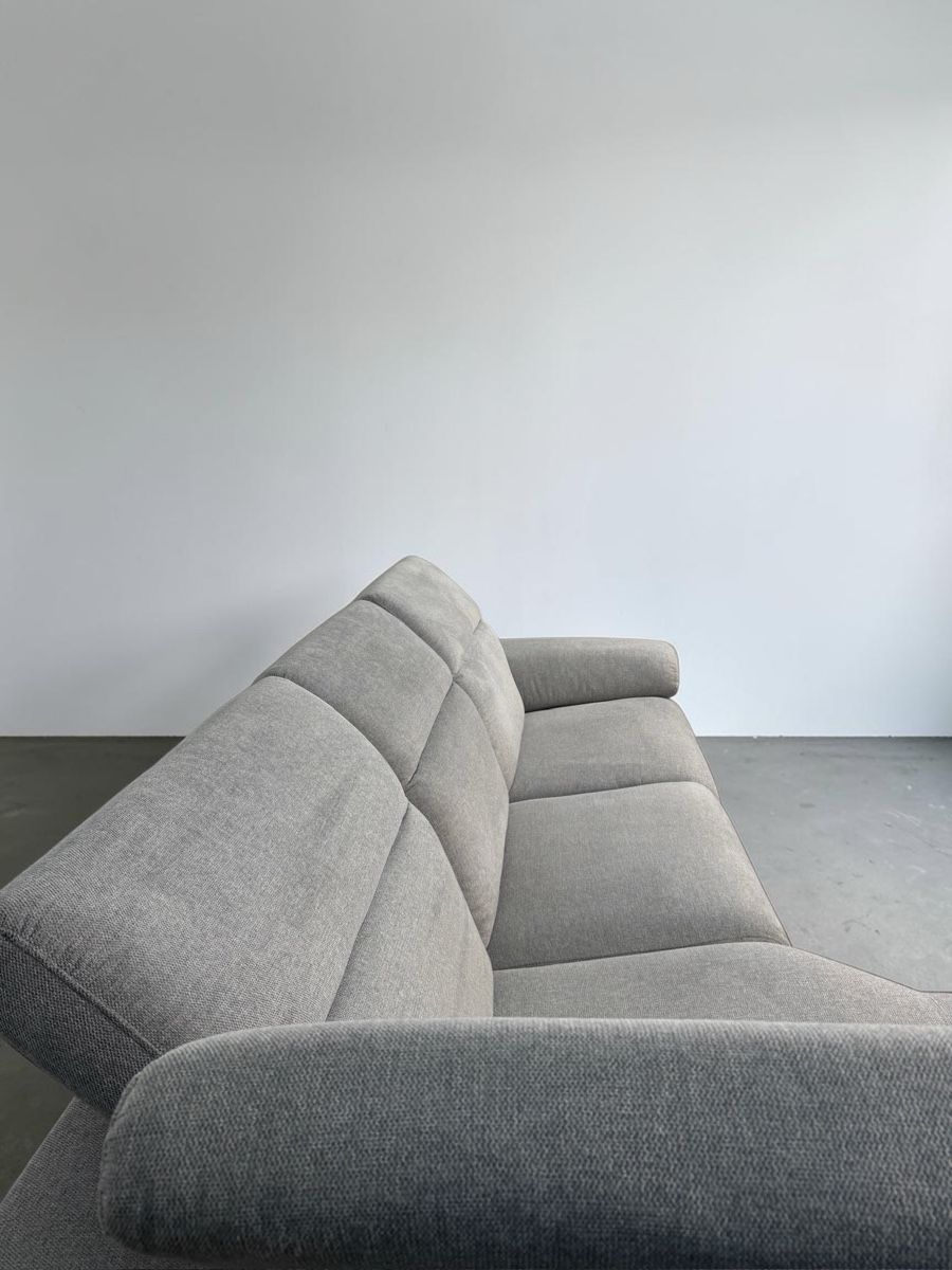 Sofas: Ecksofa aus hellgrauem Stoff mit elektrischer Relaxfunktion – Gebraucht aus Bachenbülach von Sofalab.swiss 7