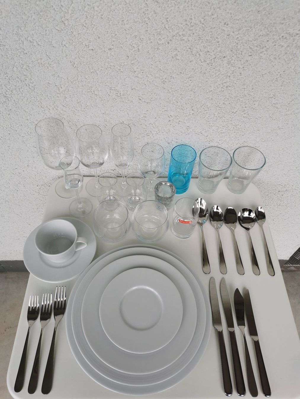 Set di piatti: Wunderschönes 31-tlg. Geschirr-Set – Nuovo (secondo la descrizione) da Dietikon venduto da Branquinha1981 1