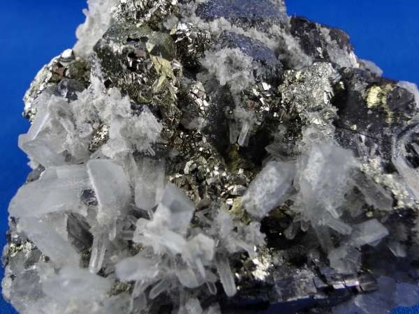 Minerali & Pietre curative: Galena mit Chalkopyrit und Quartz – Usato da Schinznach Bad venduto da Demerald 5