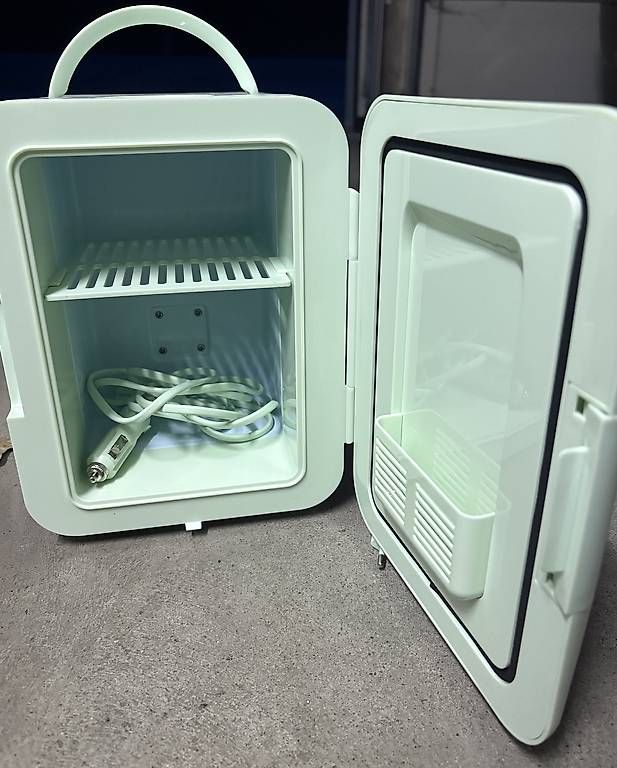 Frigoriferi: Mini Kühlschrank CREATE 4L mintgrün  neuwertig – Usato da Unterägeri venduto da mel_76mx 1