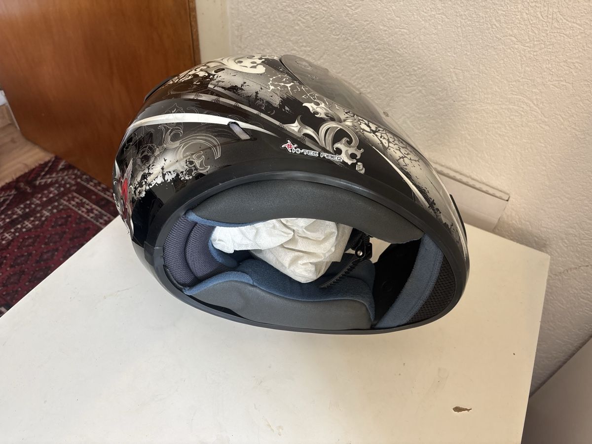 Supporti a parete: Held Integralhelm Motorradhelm Schwarz Silber – Usato da Plasselb venduto da fte_2kvr 4