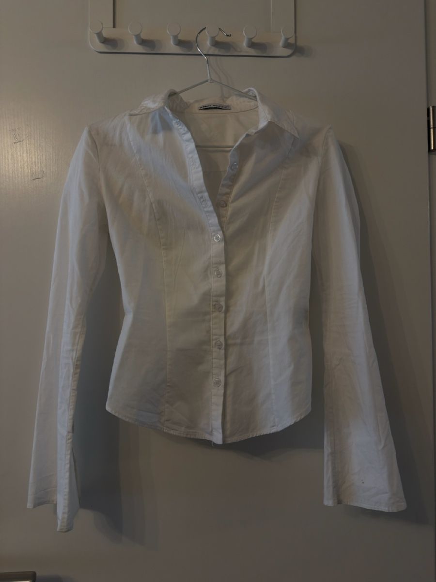 Bershka Camicette: Chemise blanche ajustée, taille XS – Usato da Ursy venduto da lar_q5nv