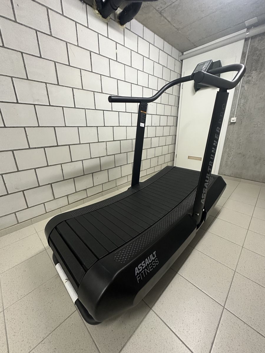 Hometrainer: Assault Airrunner Pro – Nuovo (secondo la descrizione) da Brügg BE venduto da Milot_Selimi
