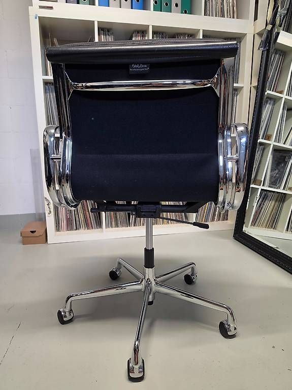 Stühle: Vitra Eames Soft Pad Chair EA 217 - Bürostuhl – Gebraucht aus Riniken von 7ch_bx5j 2