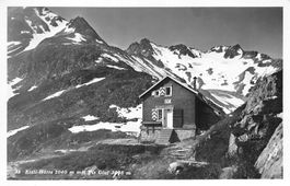 Silenen, Etzlihütte mit Piz Giuf