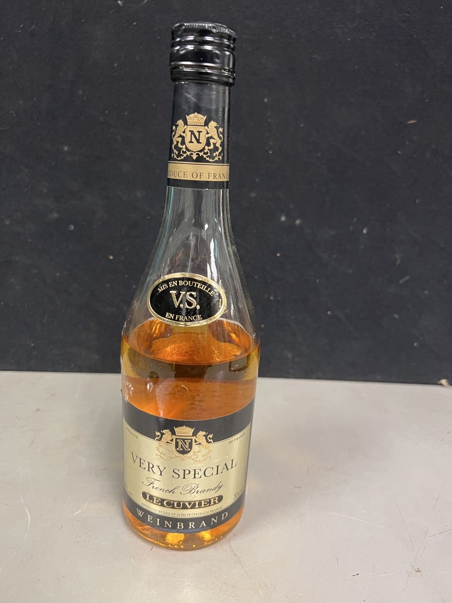 Bevande alcoliche: Brandy Le Cuvier Very Special -Format Collection! – Usato da Genève venduto da Leboucheoreilles