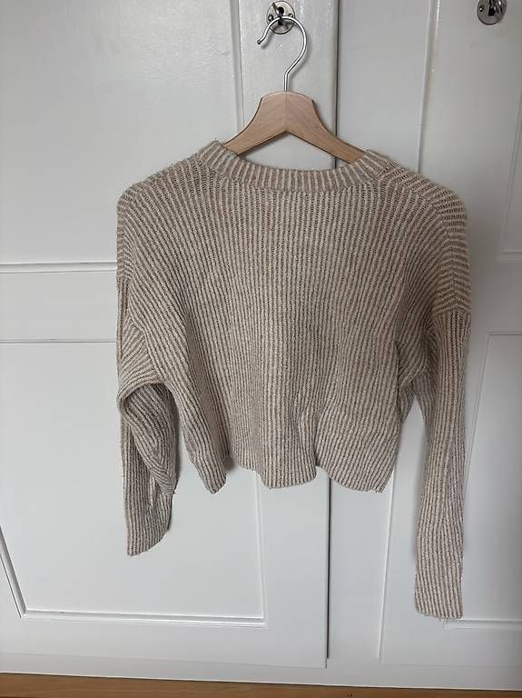 Pullover & Sweatshirts: Topshop Cropped Pullover  Beige/Weiss  Grösse XS – Gebraucht aus Bern von saeruhb 2