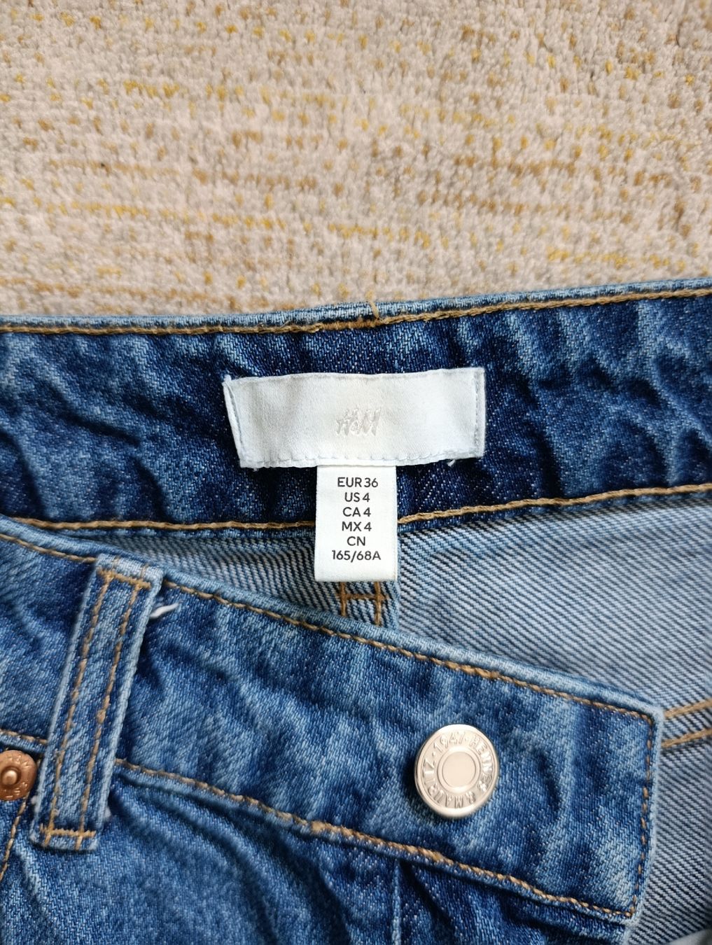 H&M Jeans: JEAN H&M COUPE DROITE 36 – Nuovo (secondo la descrizione) da Sierre venduto da shirley04 1