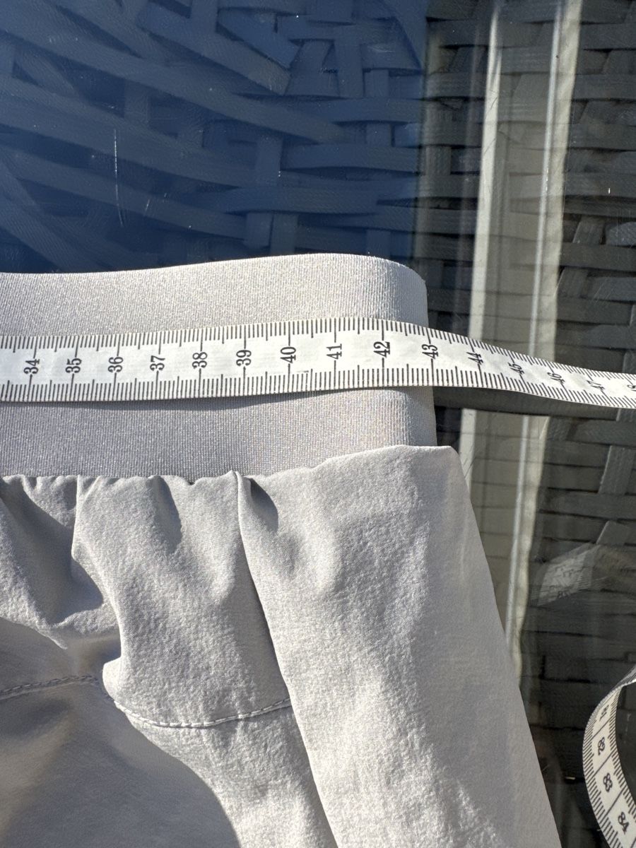 Pantaloni: Shorts Neu (44/46) – Nuovo (secondo la descrizione) da Vezia venduto da sidu03 4