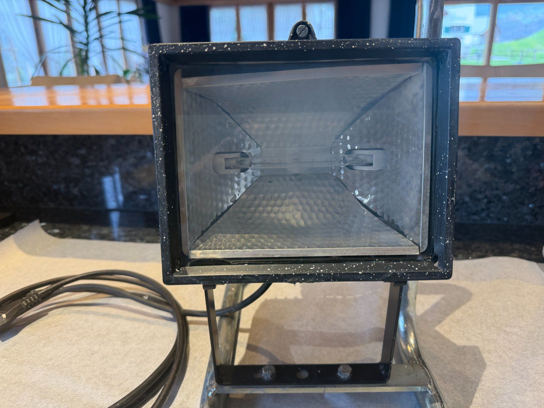 Lampade: Halogenscheinwerfer 500W – Usato da Jenaz venduto da Sandrobordoli