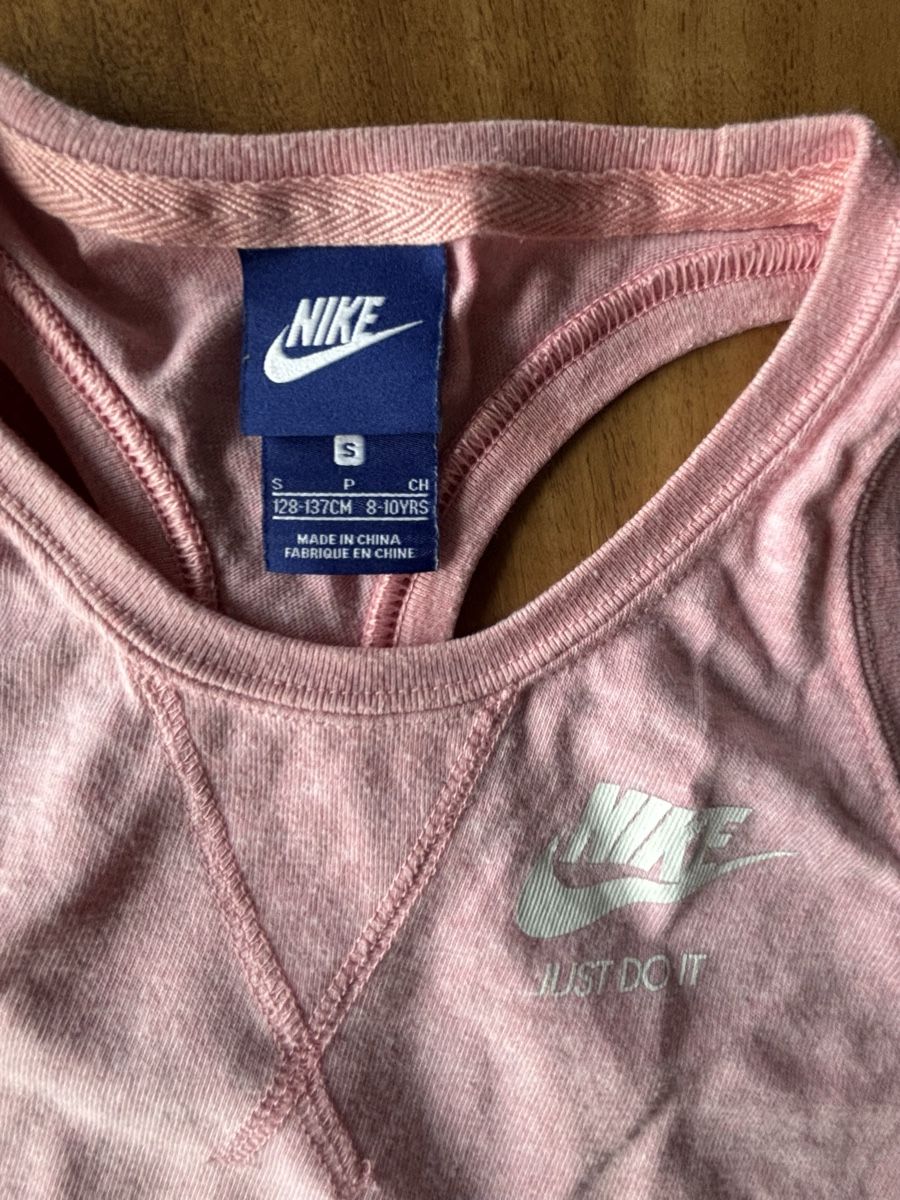 Nike Camicette, T-shirt & Top: Nike Sporttop – Usato da Seewen venduto da dvh05 2