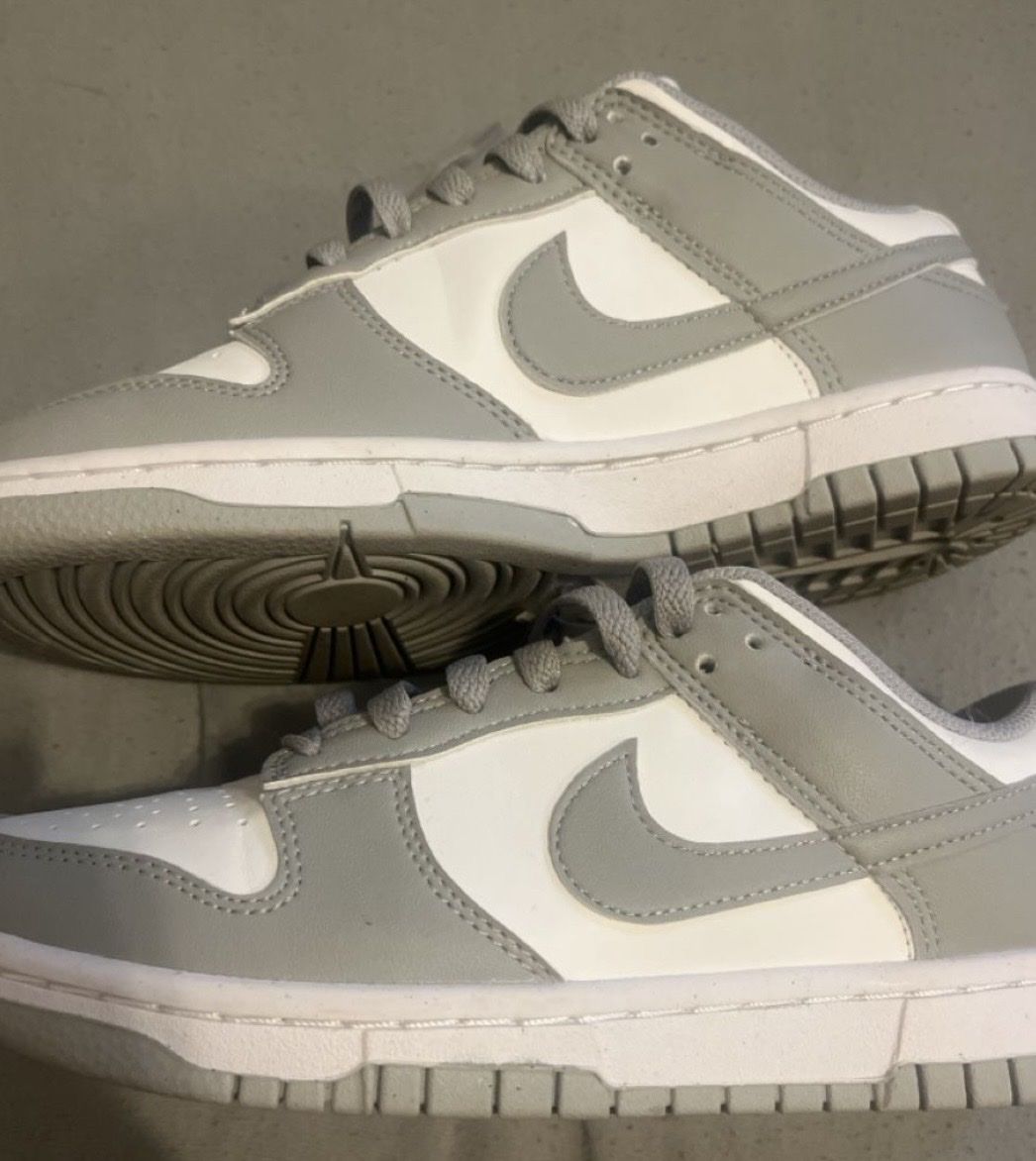 Scarpe da uomo: Nike Dunk Low Schuhe Weiss Grau Grösse 38 – Usato da Egerkingen venduto da dan_qqf9
