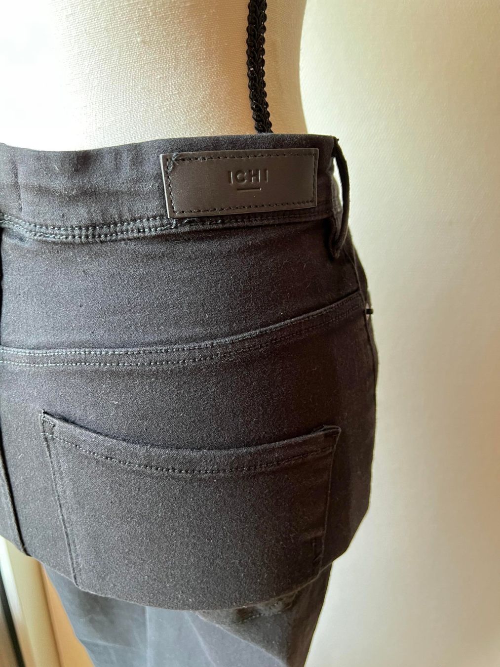 Jeans: Neues Jeans 27/32 – Neuf avec emballage d'origine à Riehen par edu_92w7 2