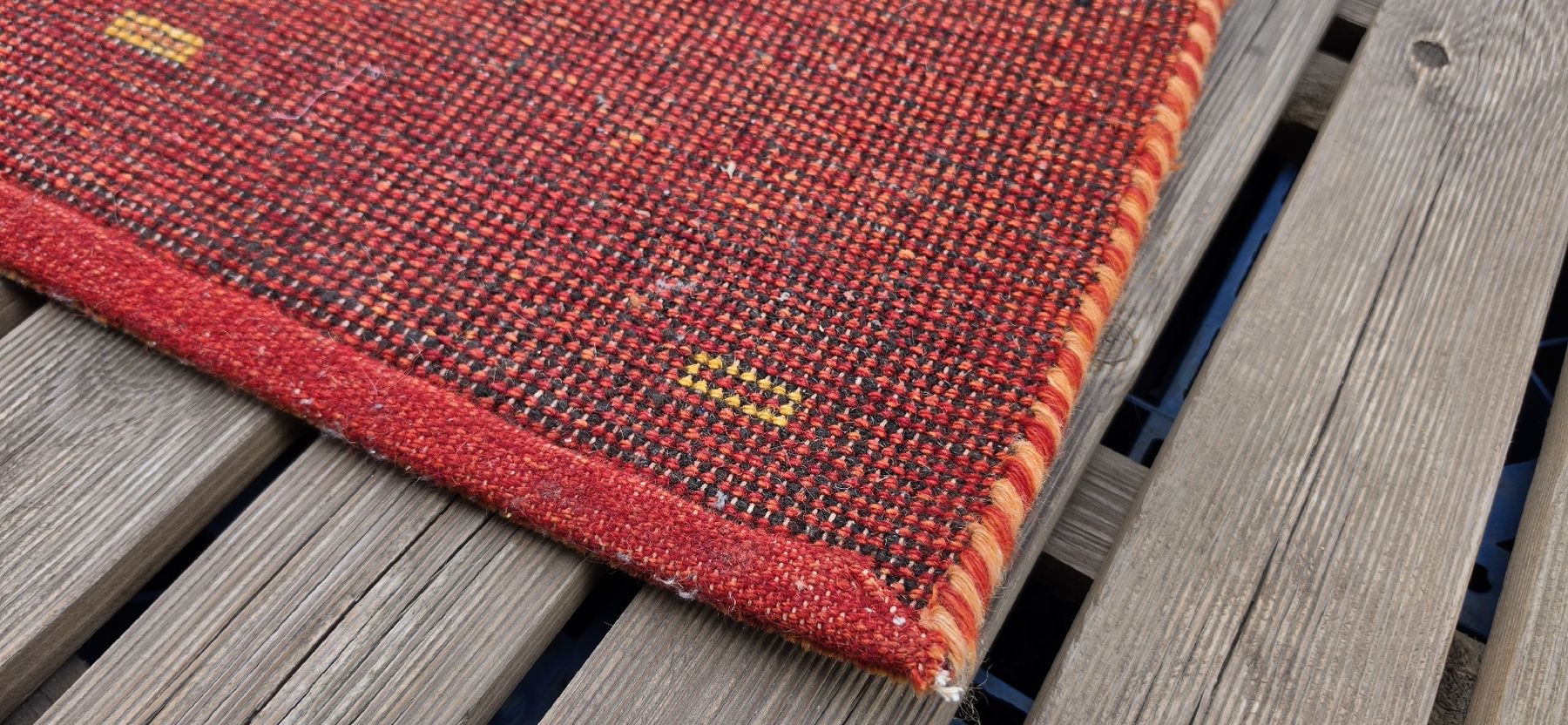 Tappeti: Teppich gestreift orange rot Grösse 1.40m mal 2m – Usato da Chur venduto da Puchegger 2
