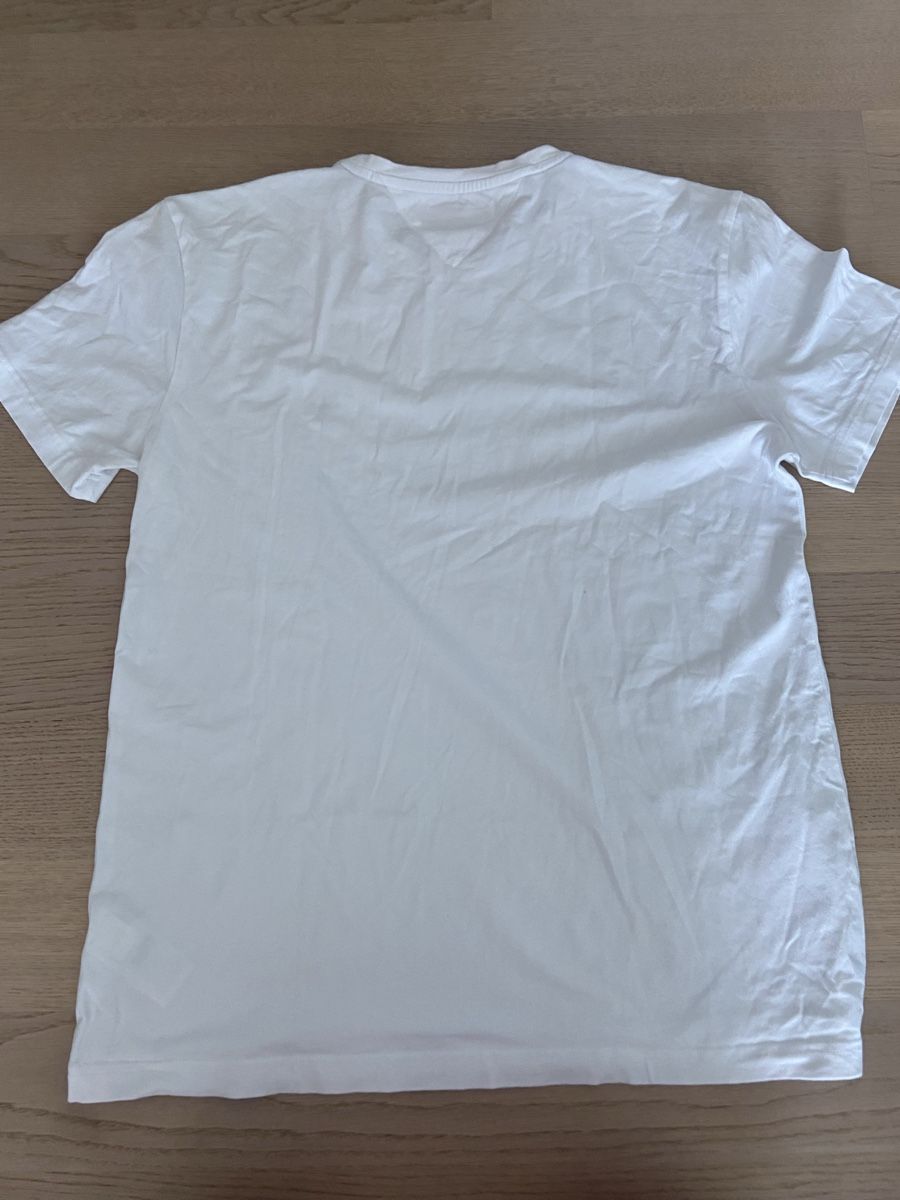 Tommy Hilfiger T-shirt: Tommy Hilfiger Tshirt – Usato da Wabern venduto da Jul_66 1