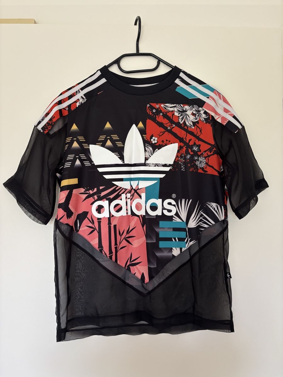 Adidas T-shirt: Tee-shirt Adidas Original série limitée  – Nuovo (secondo la descrizione) da Vevey venduto da loi_l2zv