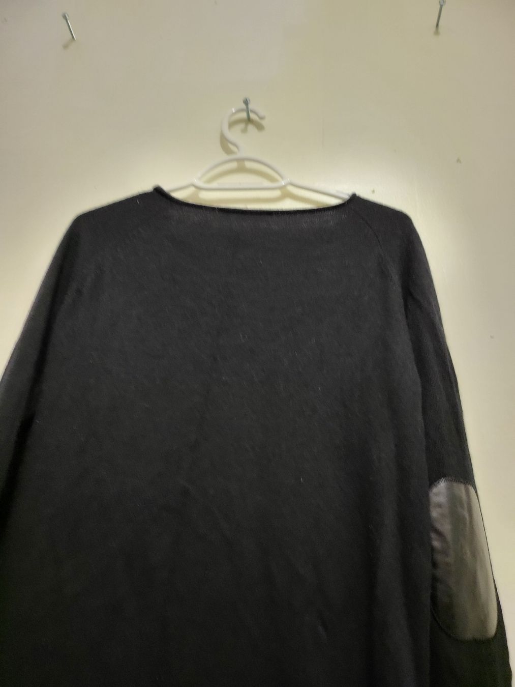 Vestiti: robe Pull Marie-Sixtine noir, taille M/L – Usato da Niedergösgen venduto da Eva2410 1