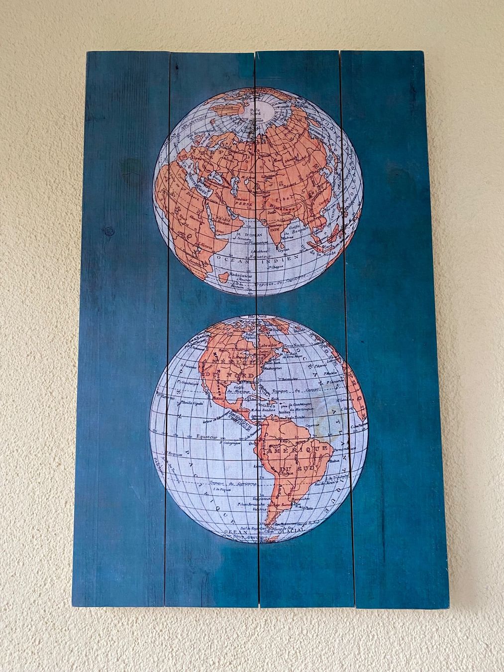 Foto & Immagini: Holzbild mit Weltkarten Motiv – Usato da Olten venduto da Mezoti
