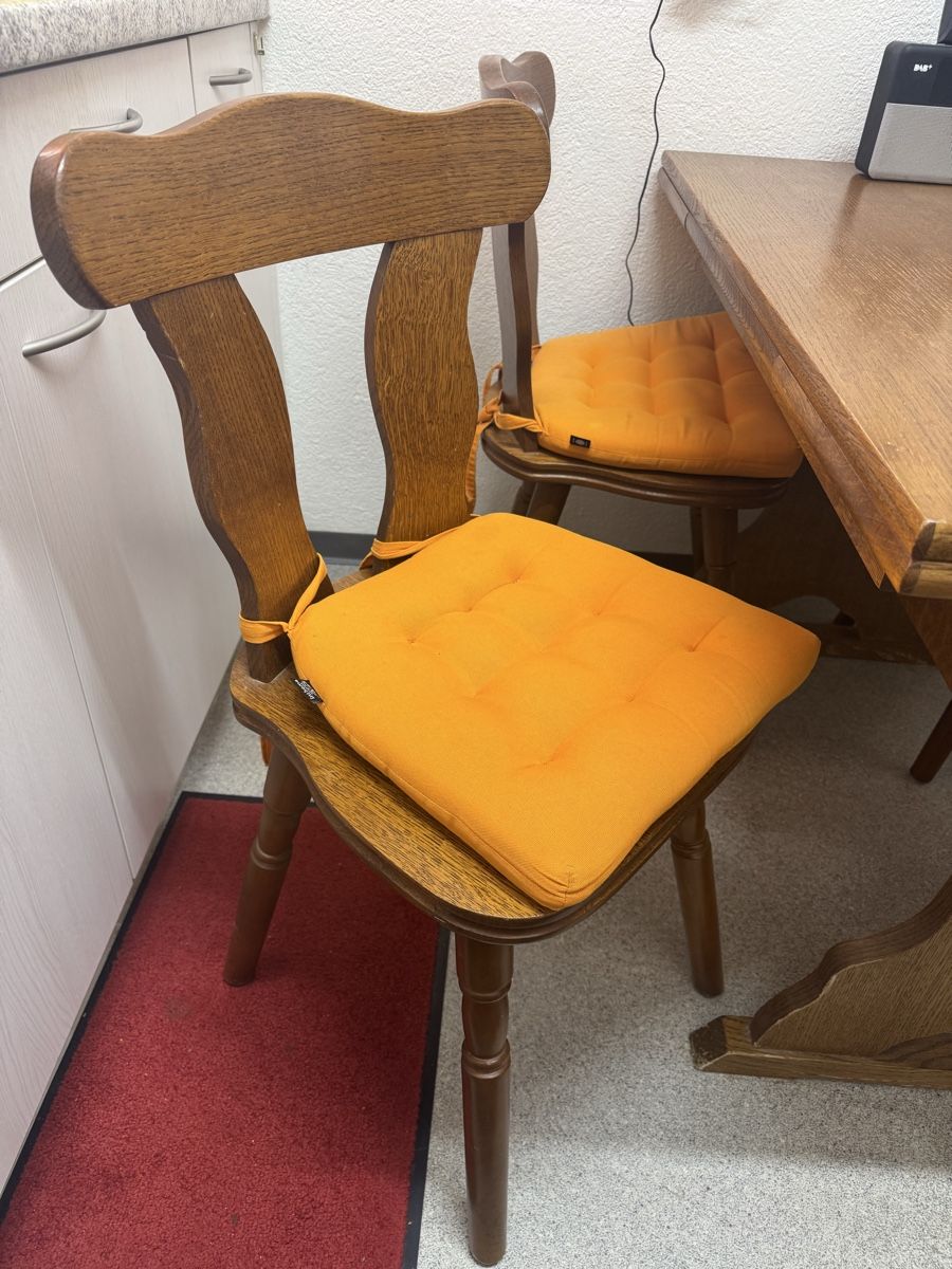 Set di tavolo e panche: Esstisch mit Stühle – Usato da Bülach venduto da 02Sarah 1