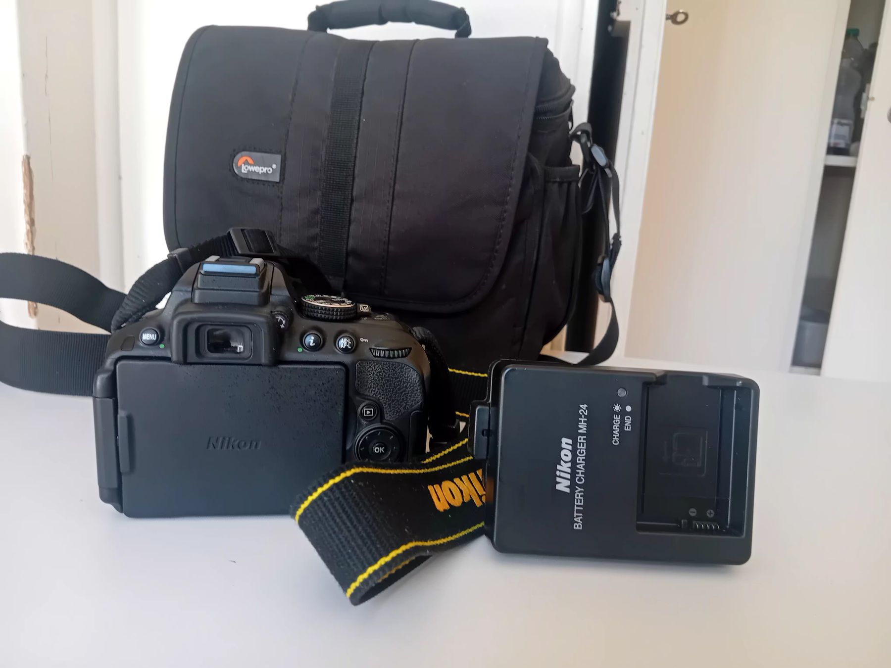 Nikon Fotocamera: NIKON 5300D  – Usato da Lausanne venduto da tal_8ntx 2
