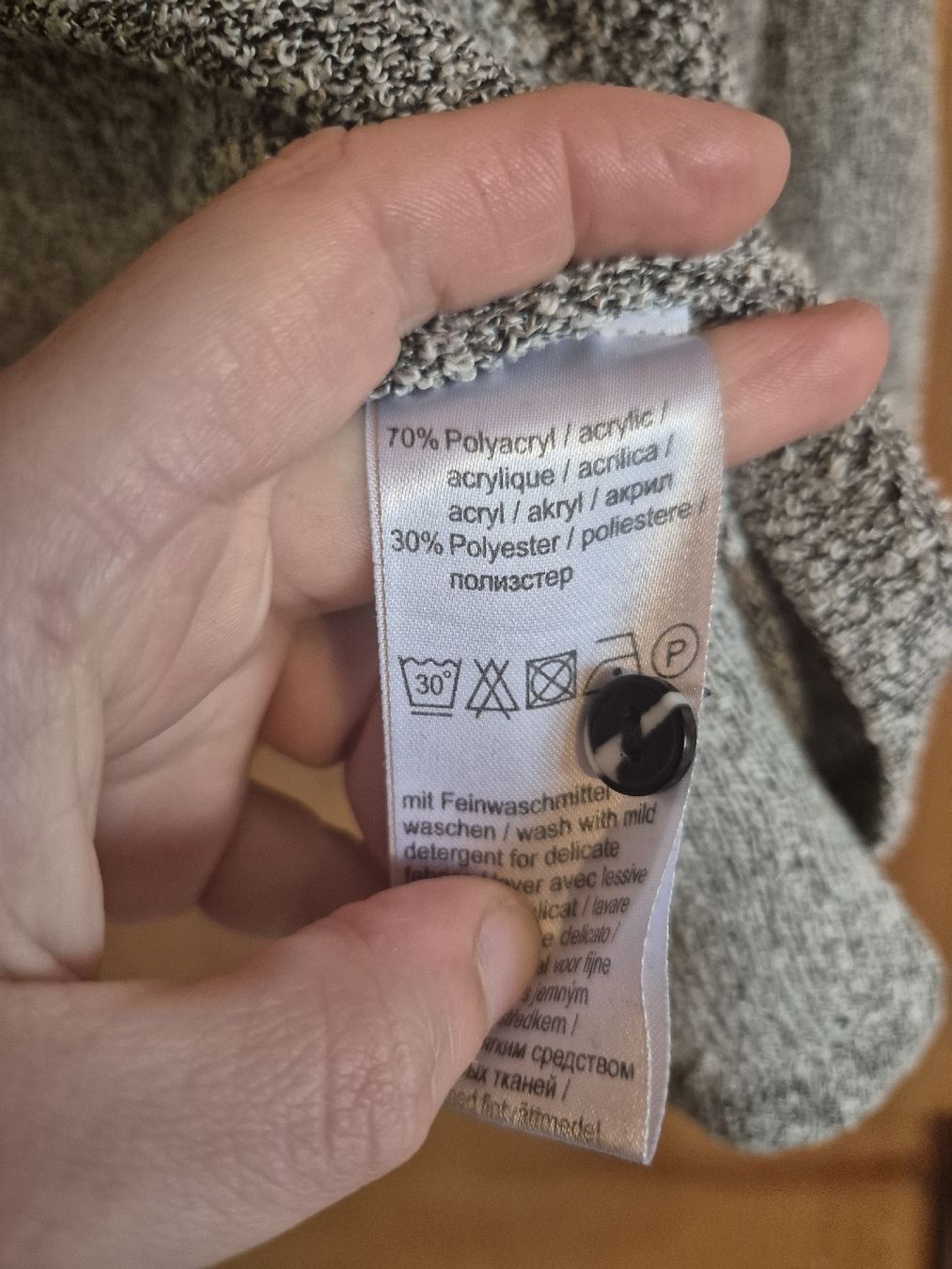 Maglioni & Felpe: Damen Pullover, grau meliert mit Knöpfen, Gr. 48 – Usato da Mürren venduto da daniela_sch_96 2