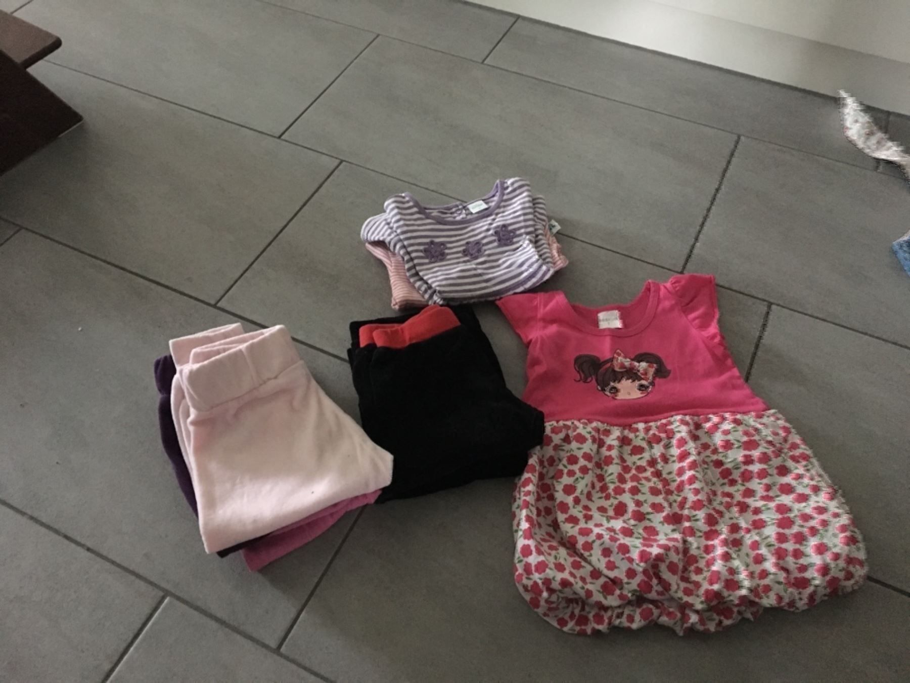 Lotti & Set di vestiti: Verkaufe ein Mädchen Kleiderpaket 74/80 – Usato da Adliswil venduto da rossoelmare 2