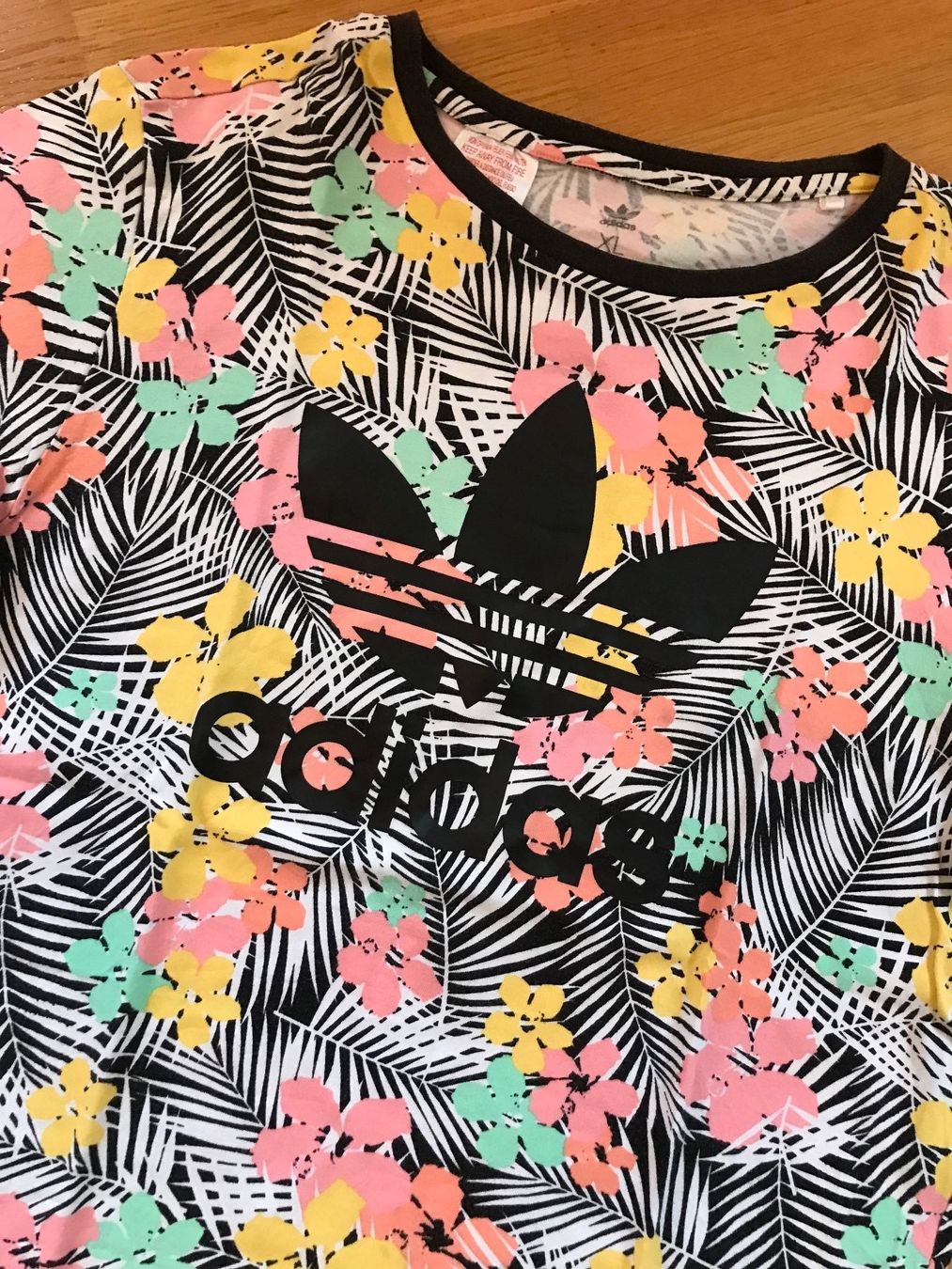 Adidas T-shirt: Adidas T`Shirt – Usato da Spiez venduto da HomeShoppingSpiez 1