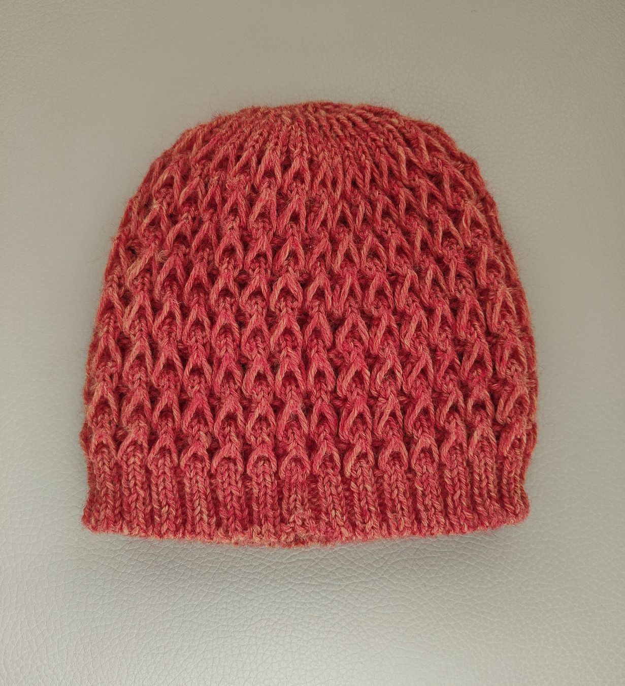 Copricapi, berretti & cappellini: Beanie, Einzelstück, handgestrickt – Nuovo e nell'imballaggio originale da Rümlang venduto da 21f 1