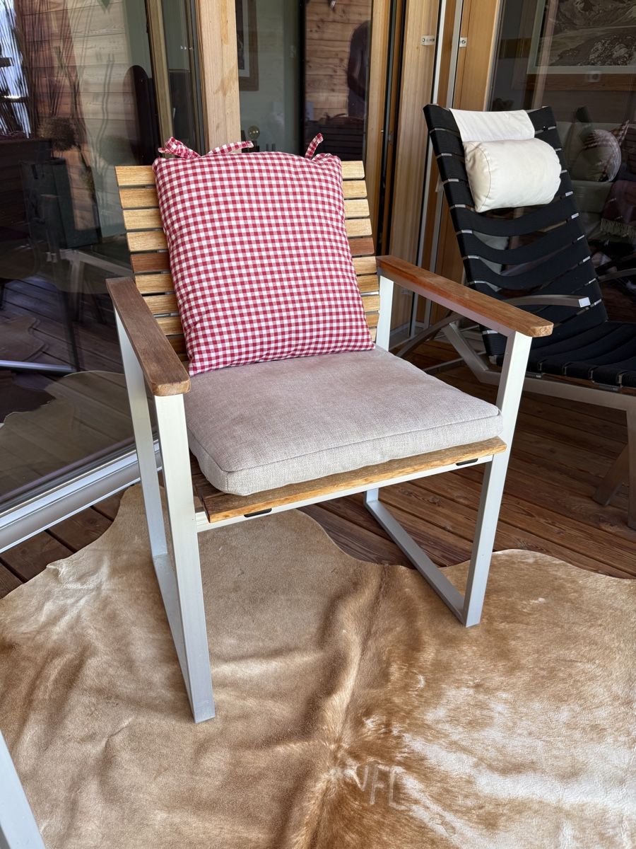 Set di tavolo e panche: Gartentisch mit 2 Stühlen – Usato da Tagelswangen venduto da decci 1