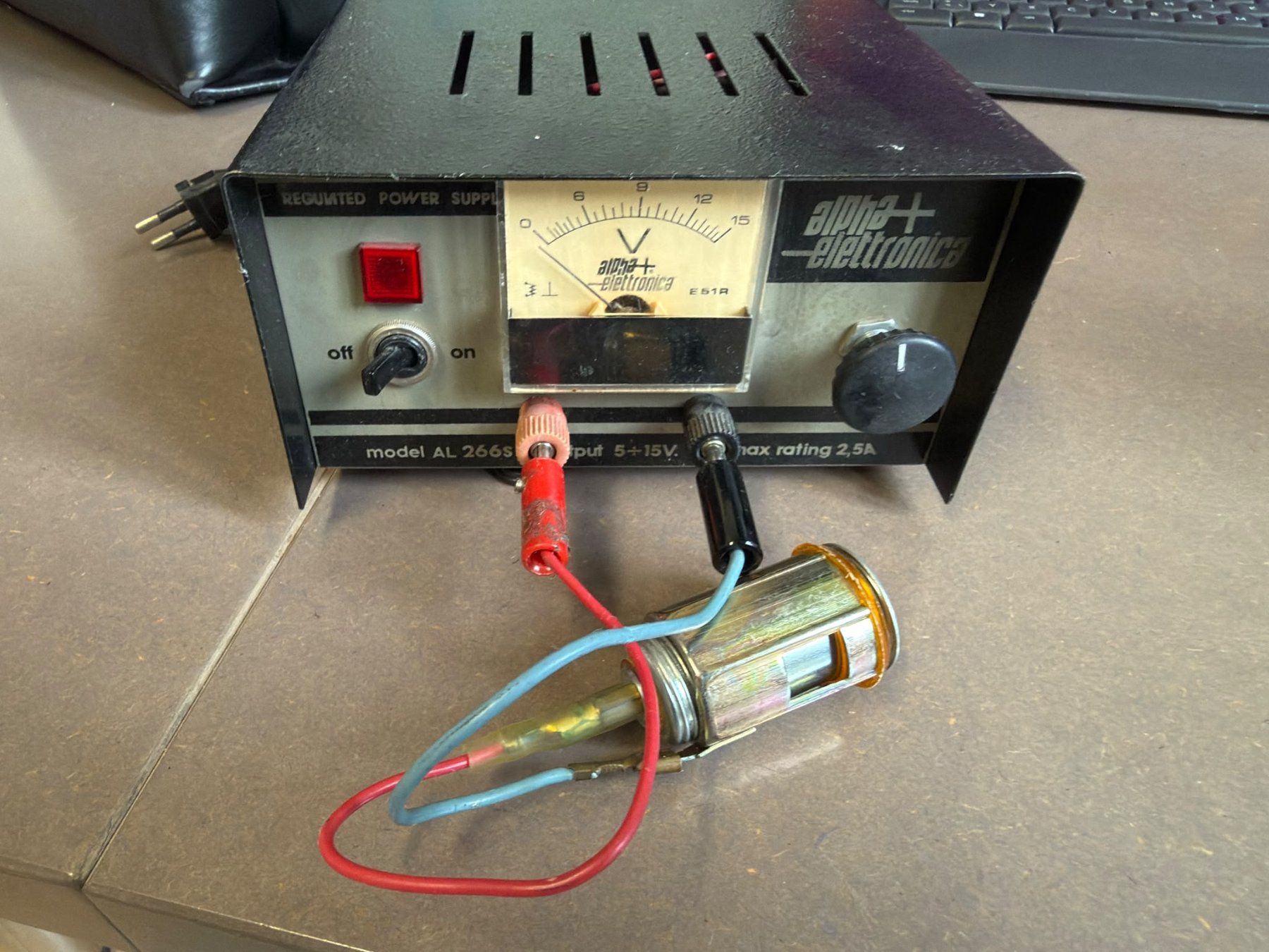 Caricabatterie: Alpha Electronics AL 2665 Netzgerät 5–15 V / 2,5 A – Usato da Luzern venduto da Elgordo7 1