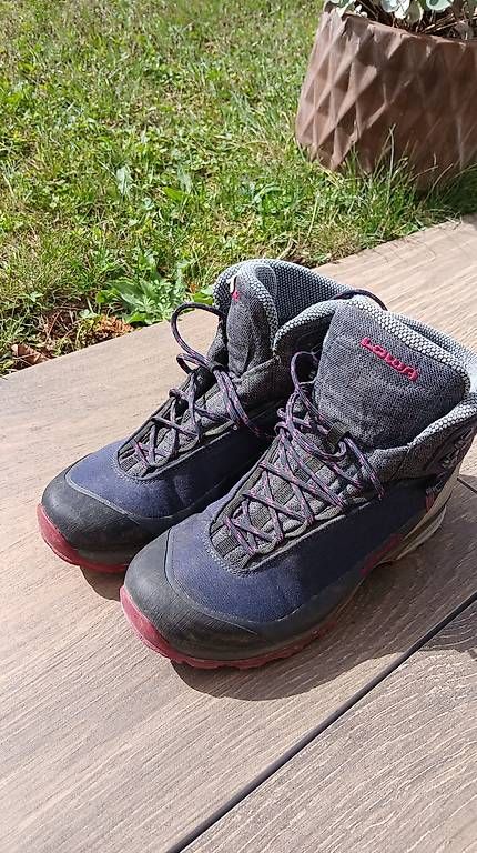 Lowa Chaussures femmes: Lowa Wanderschuhe Gr. 38 – D'occasion à Berneck par man_97yv