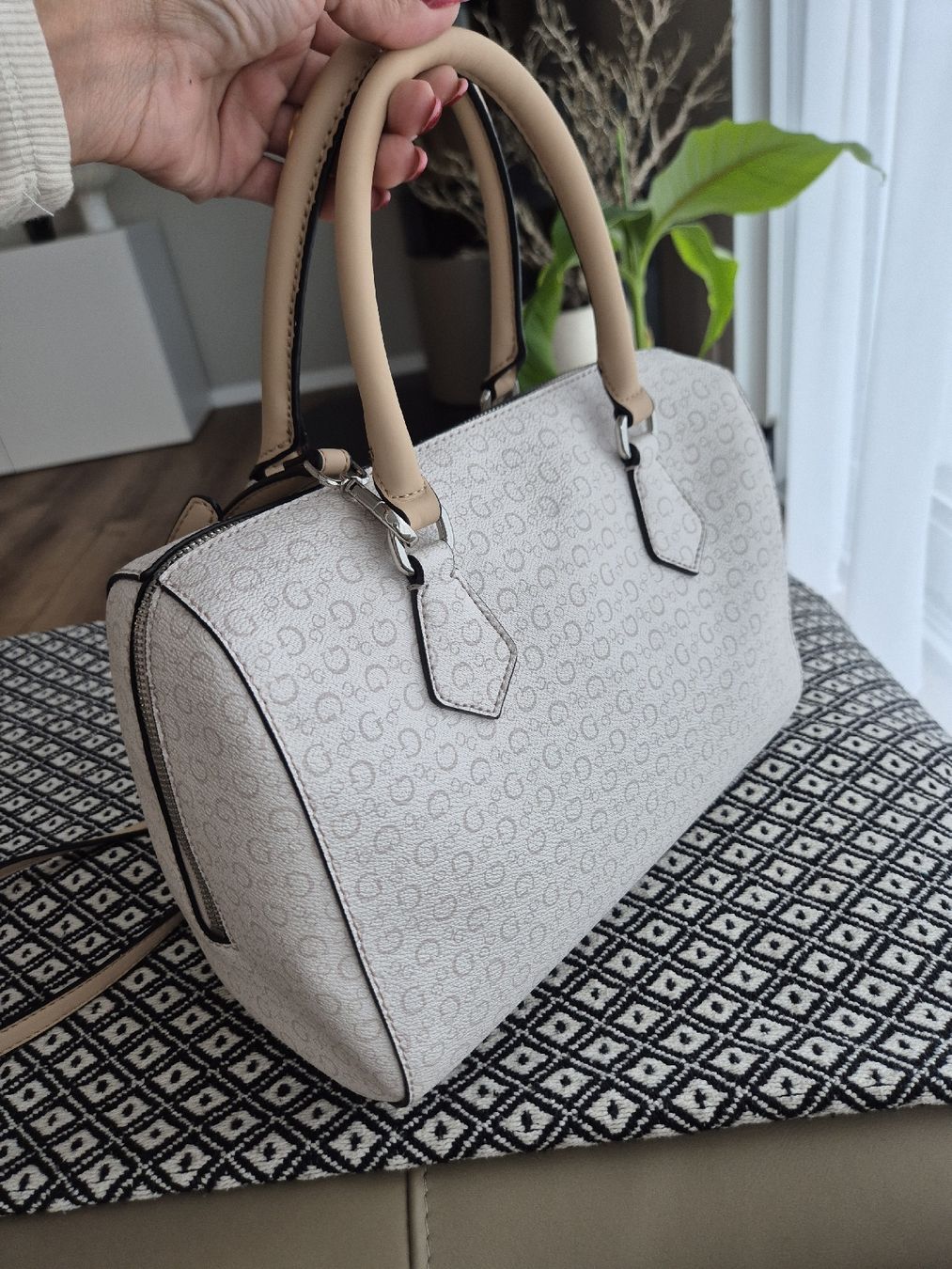 Guess Taschen für Damen: Guess Tasche – Neu (gemäss Beschreibung) aus Weisslingen von Airgate 2