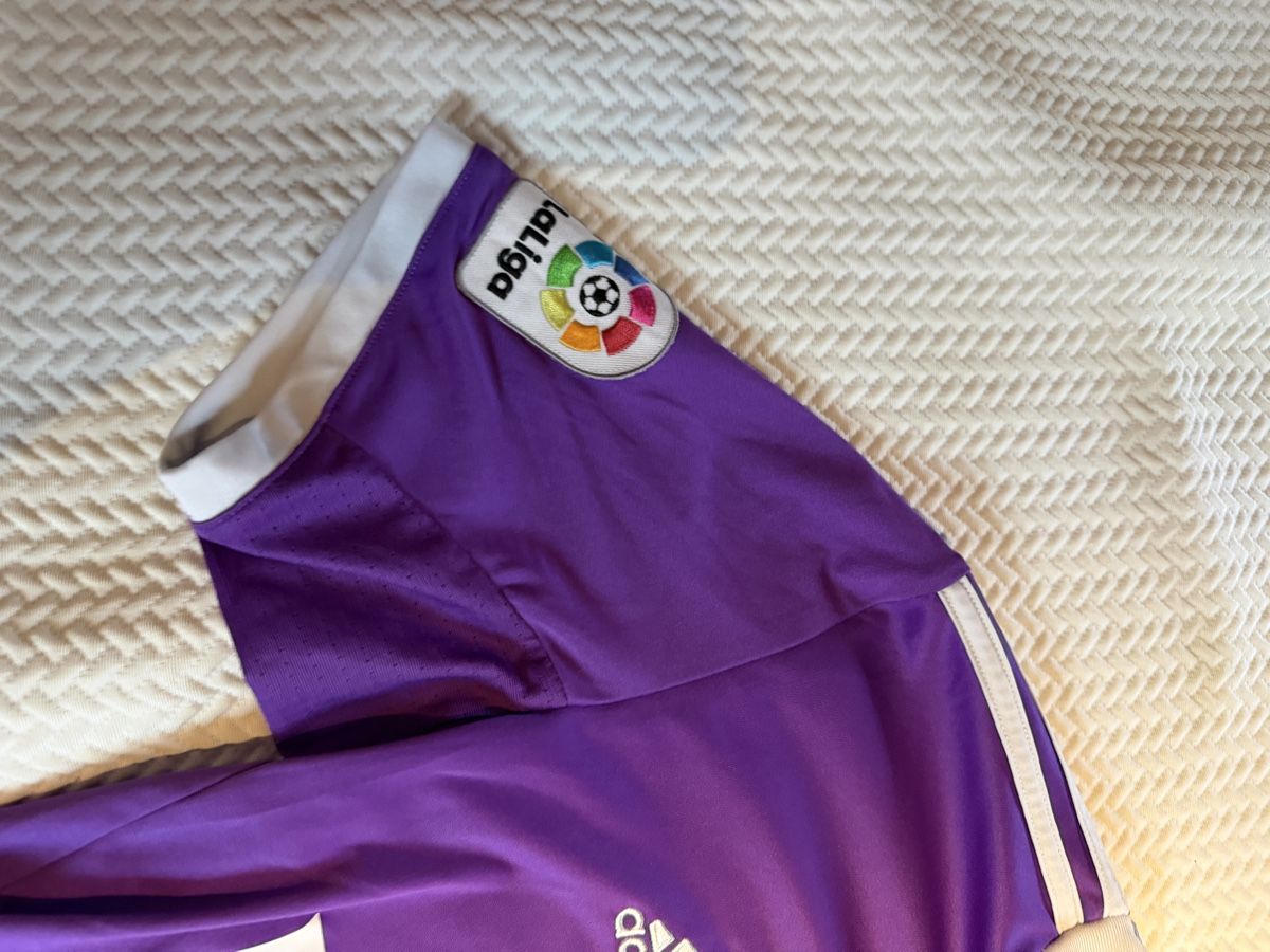 Real Madrid Canottiere & Pantaloni: Original Real Madrid away 16/17 – Nuovo (secondo la descrizione) da Aarberg venduto da marcoo237 1