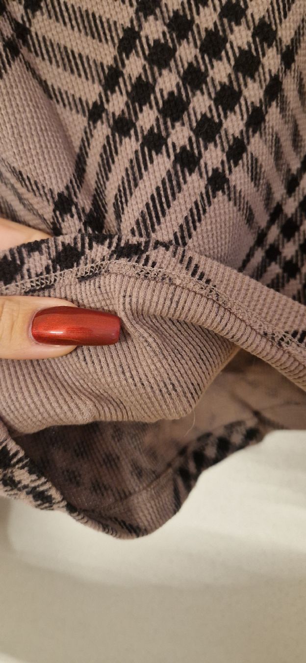 Victoria's Secret Maglioni & Felpe: Pull brun à carreaux Victoria's Secret, Taille M – Nuovo (secondo la descrizione) da Versoix venduto da aline_b 3