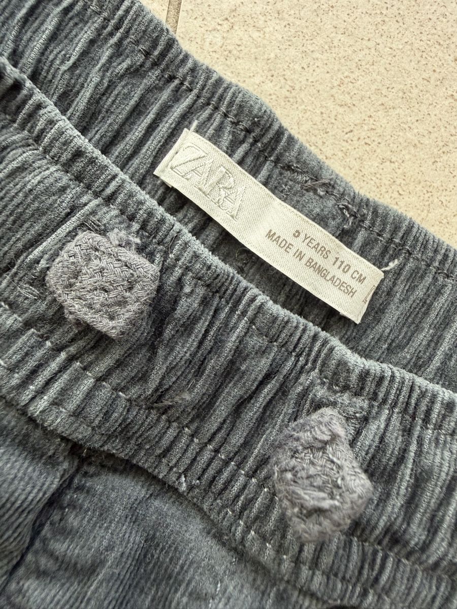 Zara Pantaloni: ZARA Cordhose Gr. 110 – Usato da Zug venduto da kow_6xr6 1